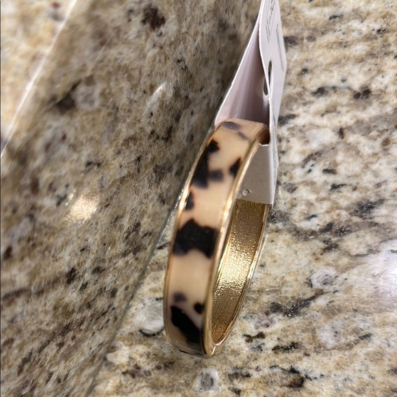 Leopard Print Gold Bangle Bracelet NWT - Picture 1 of 3